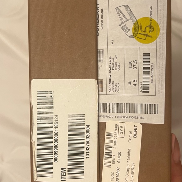 Burberry shoes , never worn just tried on ! Amazing quality . - Picture 4 of 5